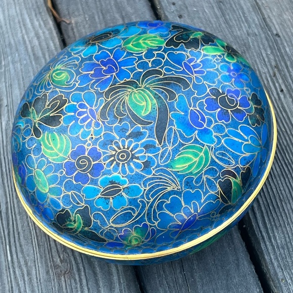 Rare Vintage Chinese Cloisonné Stash Trinket Box – Blue & Green Floral – 4” x 2” - Picture 2 of 13